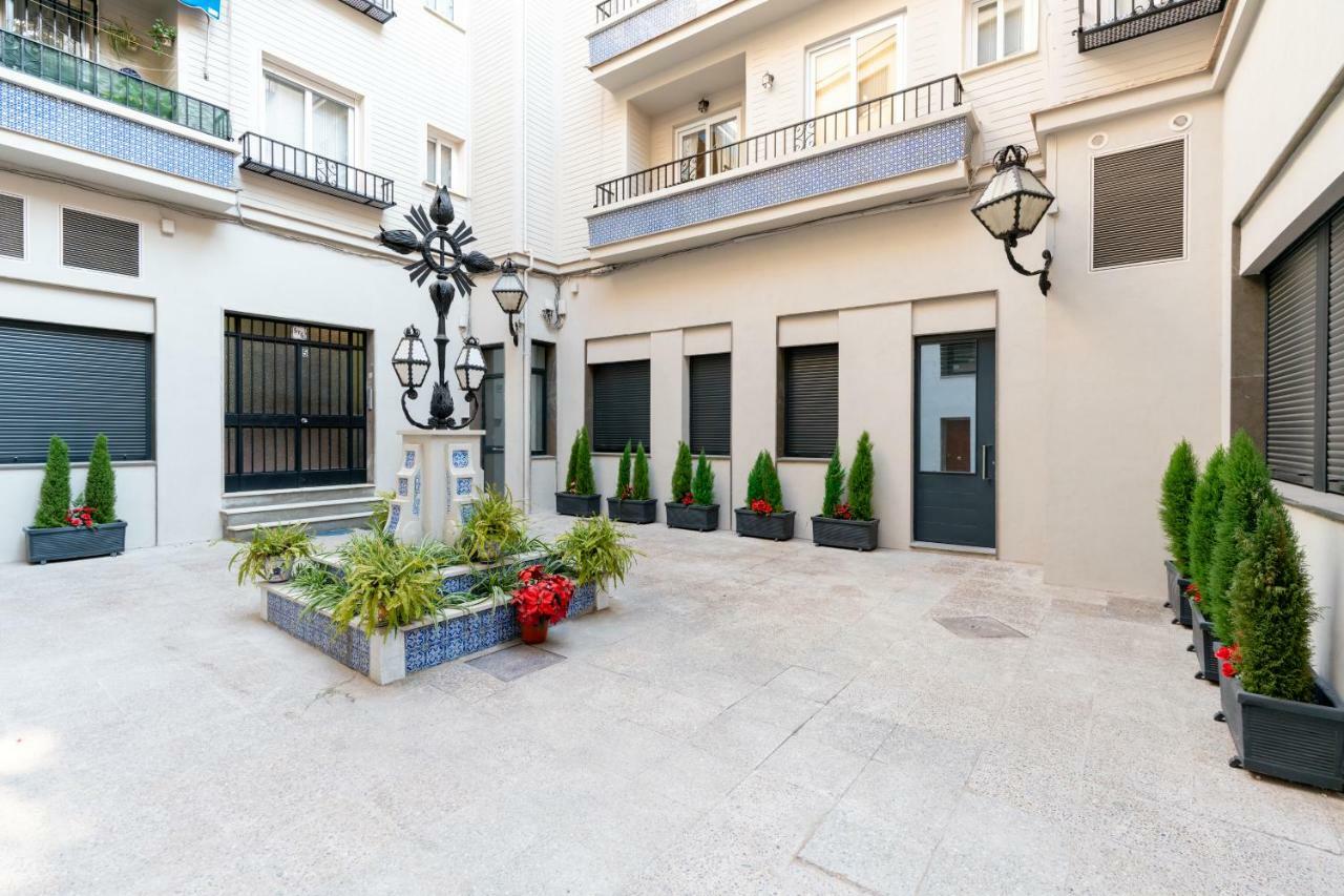 Unique Homes Las Setas, Plaza De San Pedro 6 Pax Sevilla Eksteriør bilde
